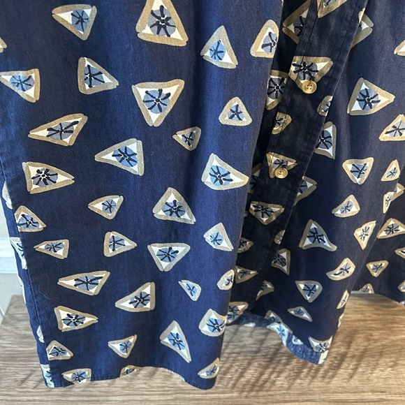 Haggar Casuals Botton Down Shirt - Picture 4 of 8